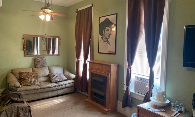 Osceola Apartamento | Historic Commercial Hotel(Est. 1868)Tom Mix Suite