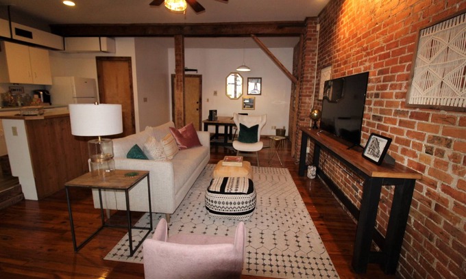 Durants Neck Condominio | Historic Condo in the Heart of Downtown Elizabeth City