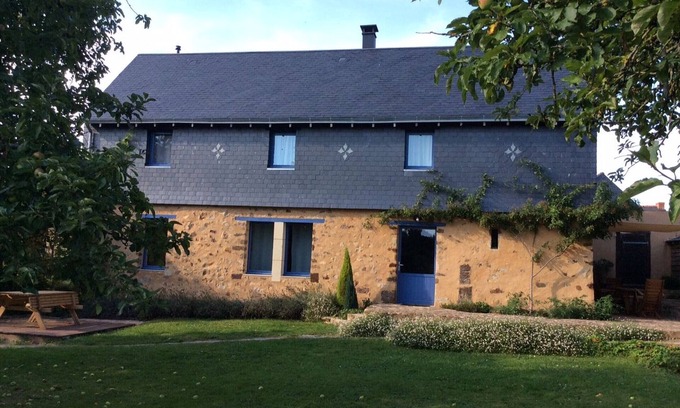 Chemire-en-Charnie Cabaña | Casa rural restaurada, ideal para familias, en plena naturaleza con acceso a actividades y sitios históricos