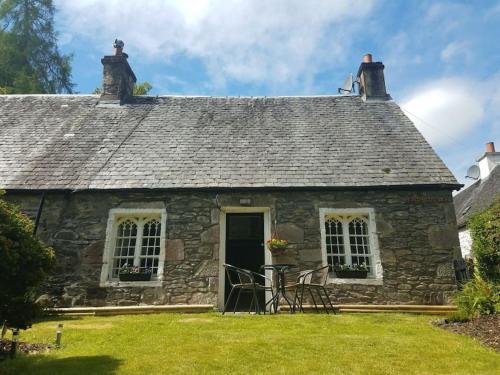Luss Apartamento | Historic cottage next to loch lomond Luss