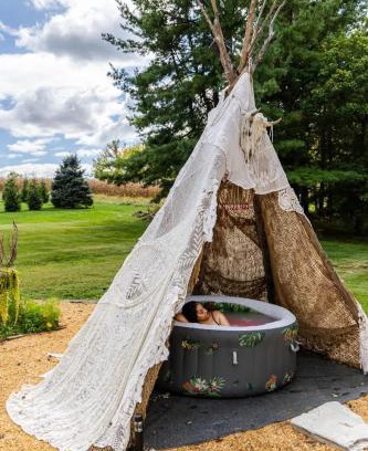 Boonsboro Casa | Historic Cottage Retreat-IG Cowboy Pool-Hot Tub