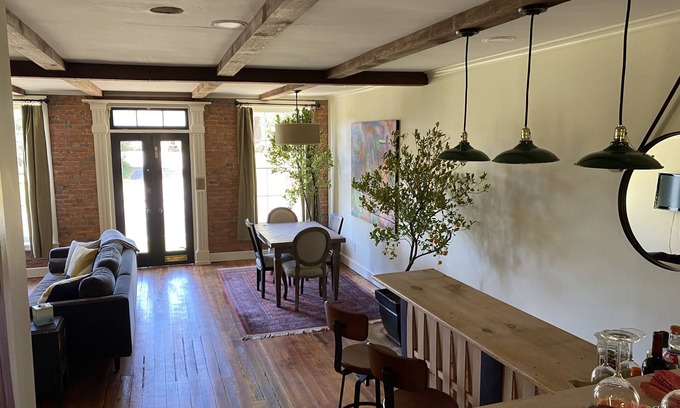 Keymar Otro | Historic Country House, close to Gettysburg, Frederick, Ski Slopes and Shopping.