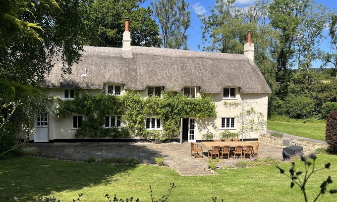 Bishopswood Cabaña | Historic Countryside Cottage and Shepherds Hut