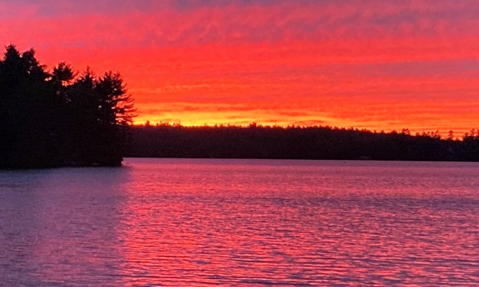 Franklin Cabina | Historic , cozy 2 bedroom original cabin at the waters edge in Franklin ME