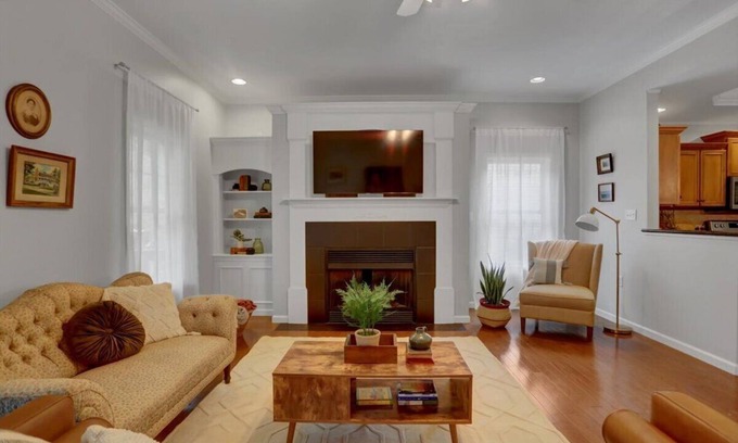 Chambersburg Casa | Historic Creekside Townhome in Chambersburg