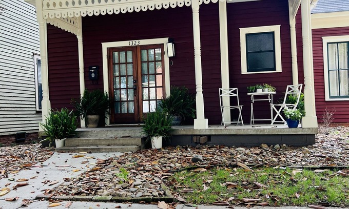 Downtown Little Rock Casa | Historic Cumberland Magnolia, steps from restaurants, shopping and coffee shops.