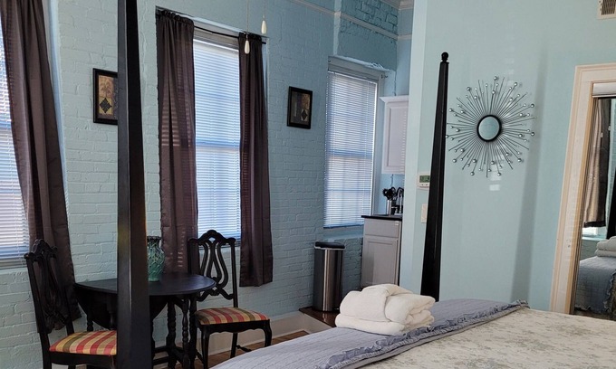 Historic District - North Apartamento | Historic District-Bay Street Condo-Spectacular Studio Suite