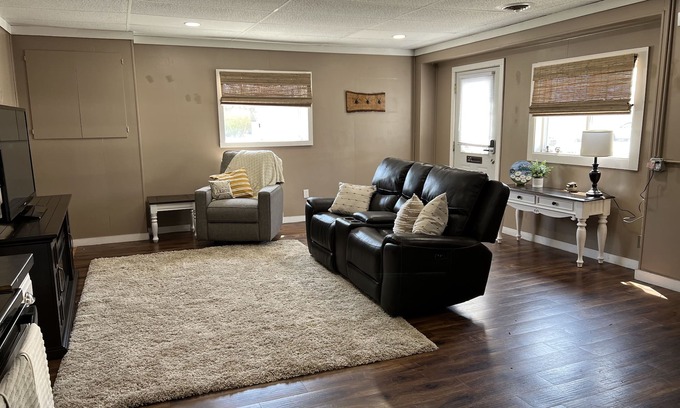 Loudonville Condominio | Historic Downtown 1st Floor Flat