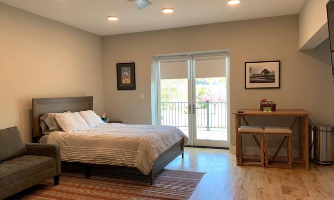 Bristol Apartamento | Historic Downtown Bristol Studio - Free Parking - Steps from State Street