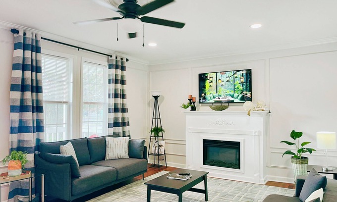 Smithfield Casa | Historic Downtown Gem, 7 mins to Premium Outlets