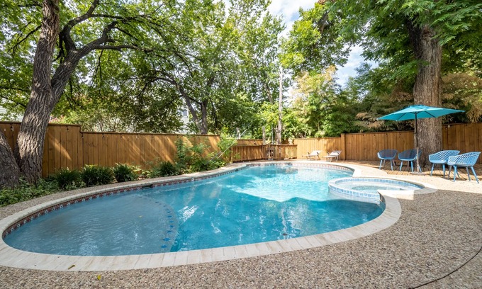 West End Casa | Darlene - centro con piscina!