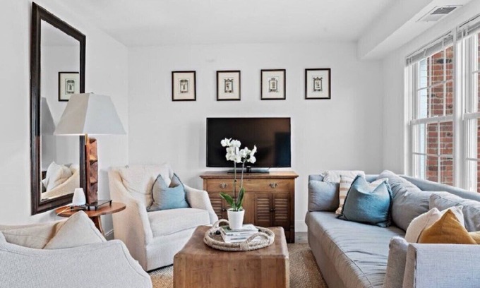Leesburg Casa | Historic Downtown Leesburg Townhome