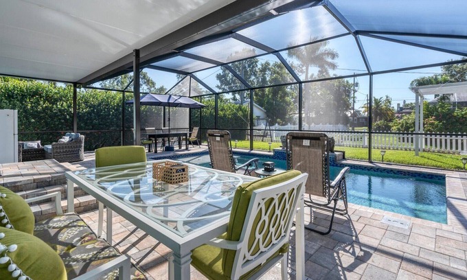 Punta Gorda Cabaña | Historic Downtown Punta Gorda Cottage with Private Pool
