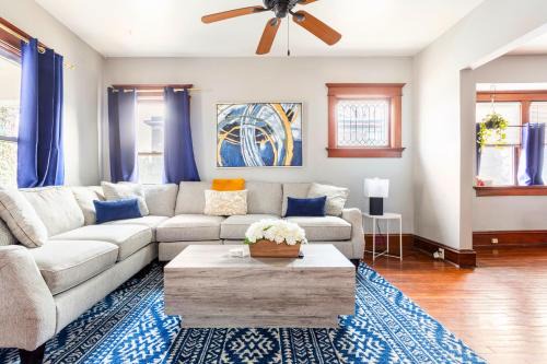 South Hyde Park Casa | Historic Family Getaway, 5 Star Location, Royal Beds
