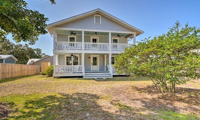 Long Beach Casa | Historic Family Home Less Than 1 Mi to Long Beach!