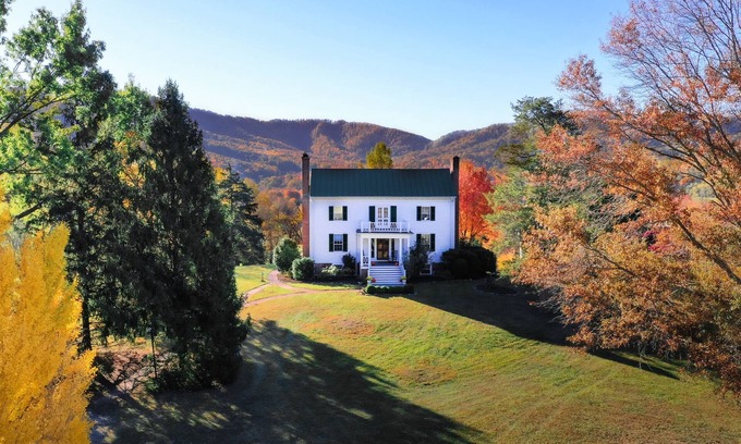 Nellysford Casa | Historic Farm Renovated with Comfort, Mountain Views, Hot Tub, Pond, & Animals!