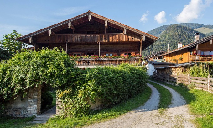 Unterwoessen Casa | Historic farmhouse in the Bavarian alps