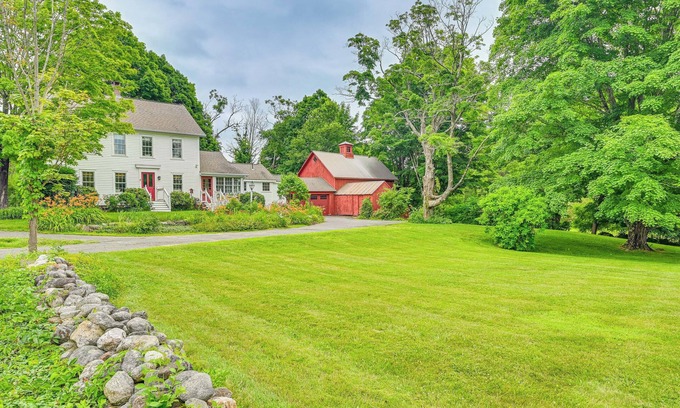 Westfield Casa | Historic Farmhouse Near Mountains & Colleges!