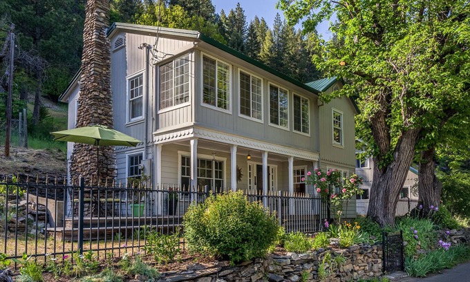 Downieville Otro | Historic Farmhouse at the end of town