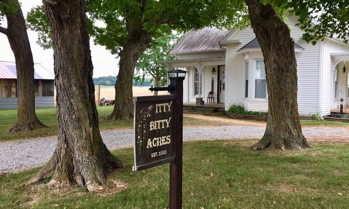 Springfield Casa | Historic Farmhouse - Amazing Views - WATCH OUR VIDEO!