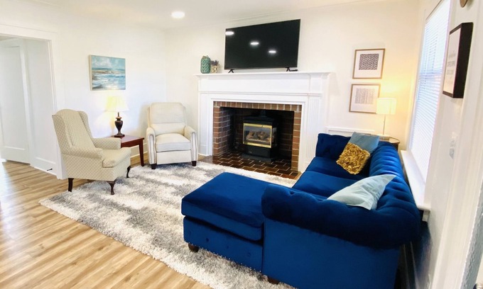 Lynden Casa | Historic Front Street Home
