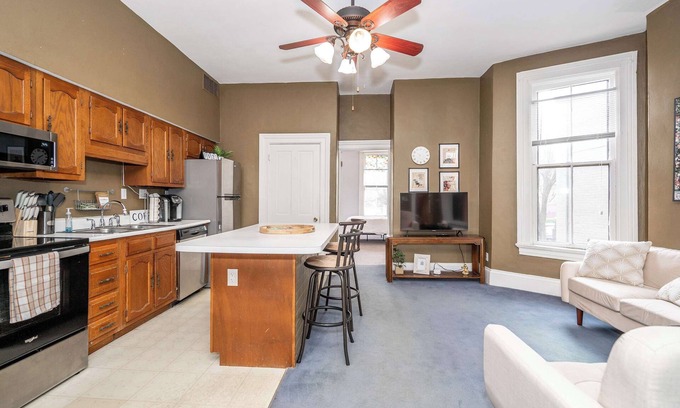 Latonia Condominio | Historic Gem Russell Suite .5 – A Downtown Dream!