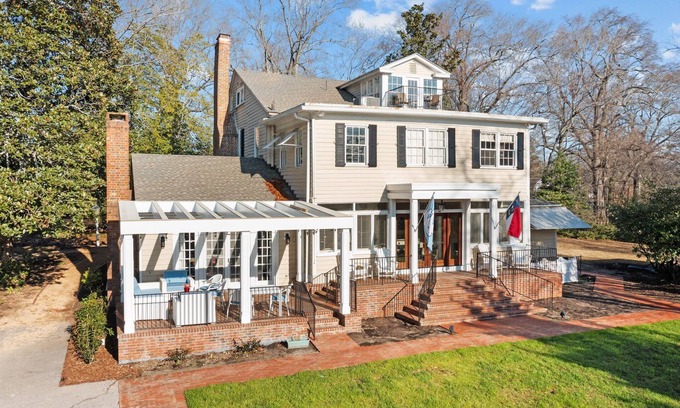 Chapel Hill Casa | Historic Gem, Steps from UNC & on Franklin St