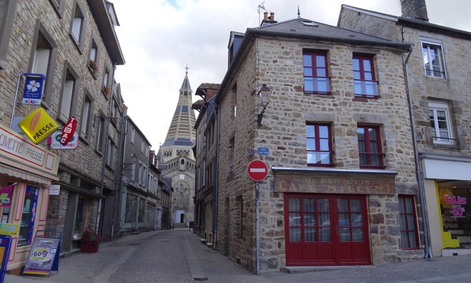 Domfront en Poiraie Casa | Casa rural histórica en el corazón de Domfront medieval