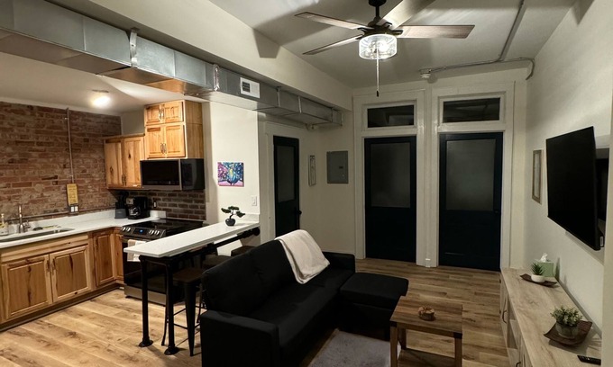 Terry Sanford Apartamento | Historic Hideout