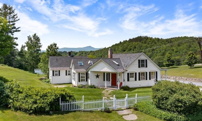 Wilmington Casa | Historic Home, Centrally Located w/ Mtn Views!
