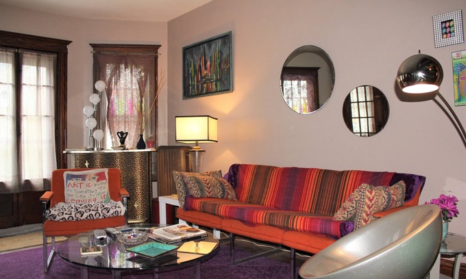 Albright Apartamento | Historic home Elmwood Village upper flat