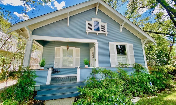 Mahncke Park Casa | Historic home, Heated Mini Pool, near downtown San Antonio! Walk to Zoo & Witte!