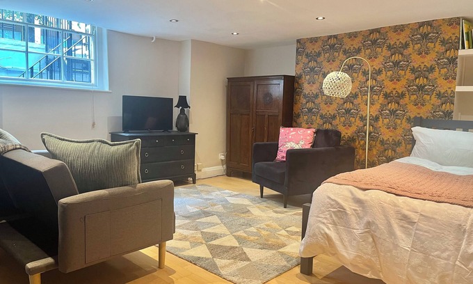St. Pancras Apartamento | Historic home in Central London, close to Eurostar, West End & Tube