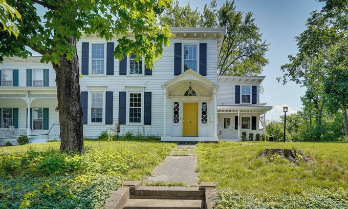 Coxsackie Casa | Historic Home in Coxsackie w/ Hudson River Views!