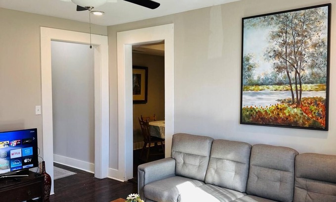 Sherman Casa | Historic Home in Sherman Downtown