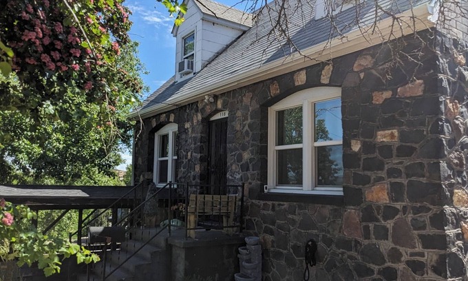 Downtown Klamath Falls Cabaña | Historic Home in Klamath Falls