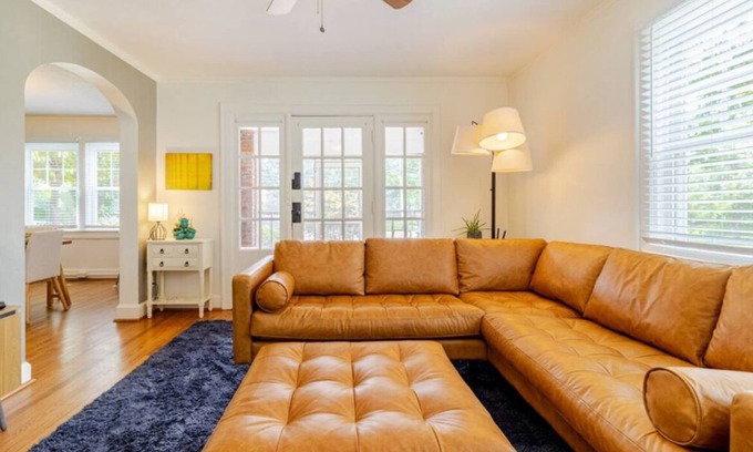 Old Towne Casa | Historic Home, Modern Conveniences 15 Minutes to Chattanooga. Great for Families