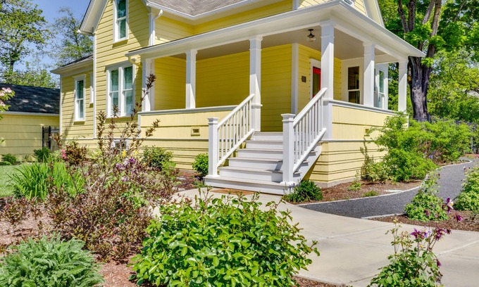 Northeast Neighbors Casa | Histórico 2BR Salem House w / vistas de Mill Creek!