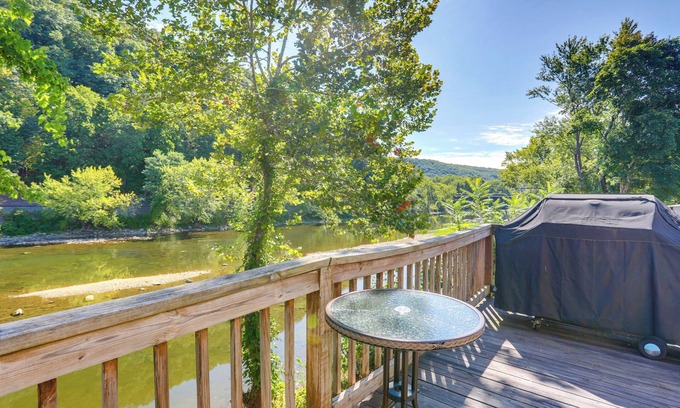 Franklin Casa | Historic Home on French Creek - 2 Blocks to Dtwn