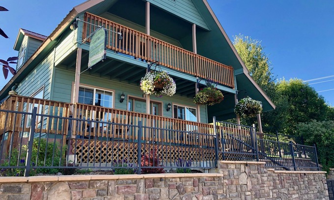 Pagosa Springs Casa | ¡Casa histórica con bañera de hidromasaje en el corazón del centro de Pagosa Springs!