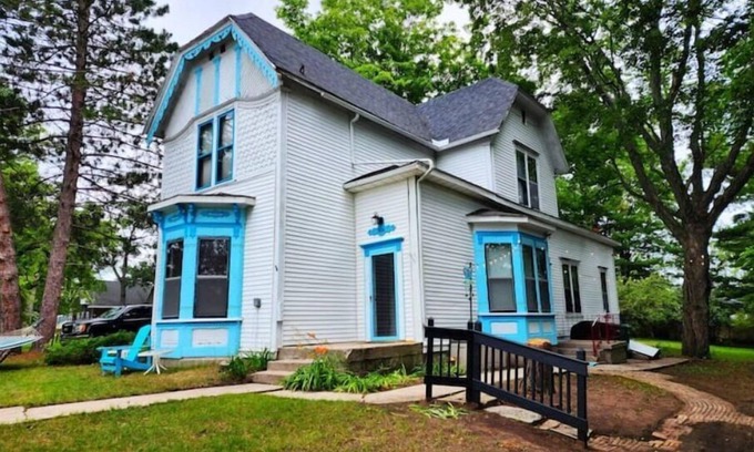 Oscoda Casa | Historic home within short walk to Ausable River and beach on Lake Huron