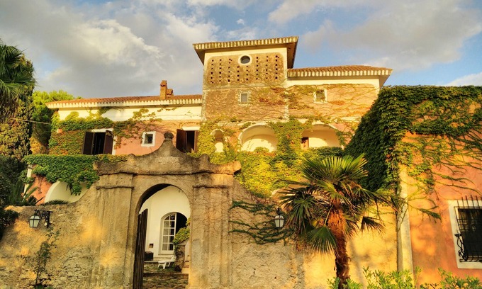 Santa Maria di Castellabate Villa | Casa histórica en el verde, pero a pocos pasos del mar.
