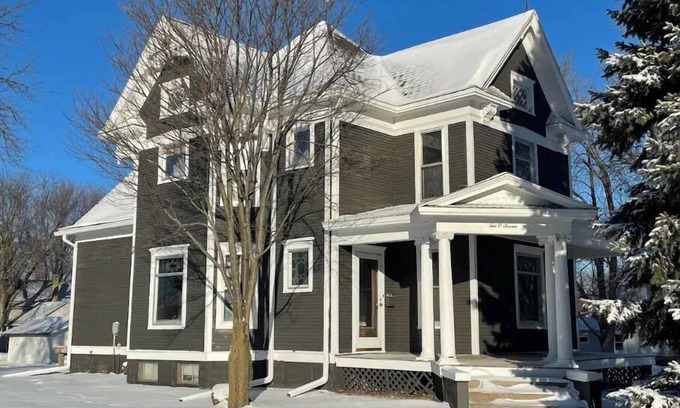 Sioux Center Casa | Historic house in Old Town Sioux Center!