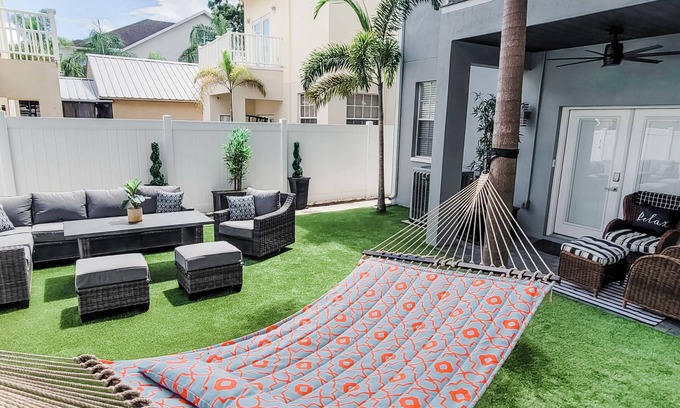 Hyde Park Casa | Historic Hyde Park Village Haven