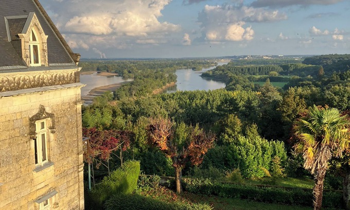 Chenehutte-Treves-Cunault Otro | Historic Loire castle with stunning views & pure nature