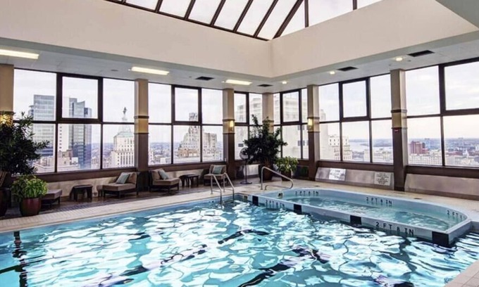 Rittenhouse Row Apartamento | Historic location | 1BR nr City Center | Deck & Grill