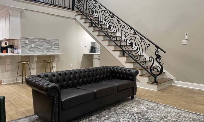 Rayne Apartamento | Historic Loft apartment sleeps 6