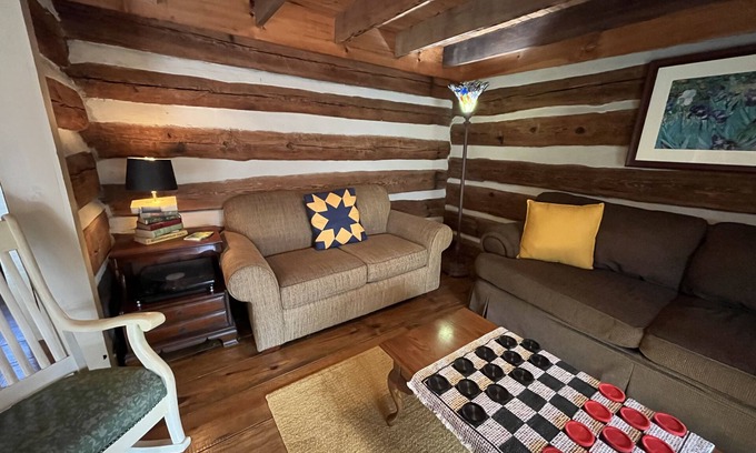 Chatsworth Cabina | Historic Log Cabin on a homestead! Pet-Friendly!
