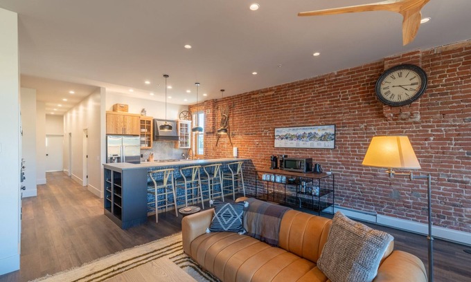 Gunnison Apartamento | Historic Main Street Loft- 2nd Floor
