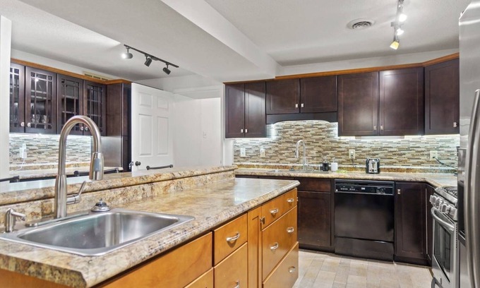 Fort Wayne Apartamento | Historic Mansion Apt 4 | Ping-Pong & Free Parking